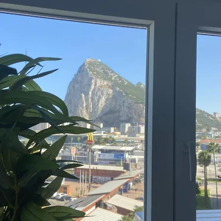 The Rock Views 1 Min Walking To Gibraltar * La Linea de la Concepcion