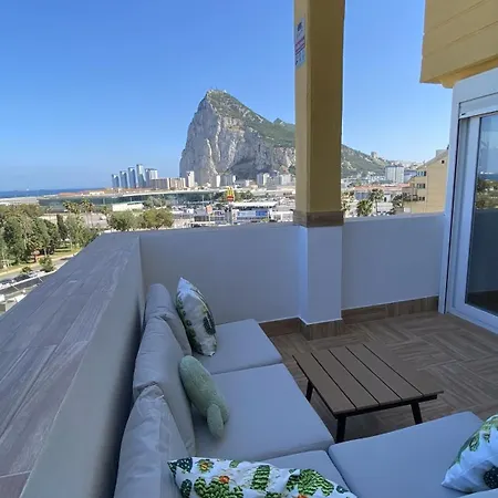 The Rock Views 1 Min Walking To Gibraltar * La Linea de la Concepcion