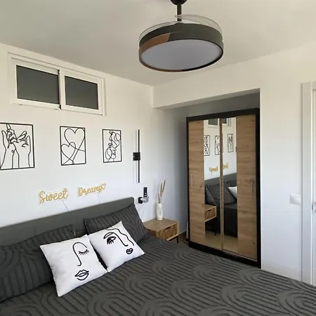Apartment The Rock Views 1 Min Walking To Gibraltar La Linea de la Concepcion
